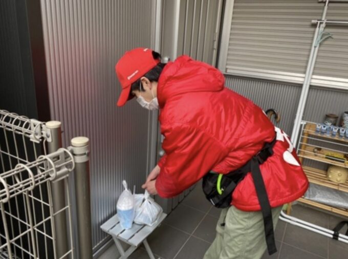 出前館の受け渡し方法は2種類【手渡し・置き配】