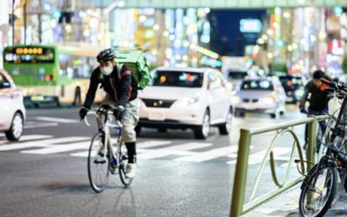バレる？バレない？ウーバーイーツ配達員の副業