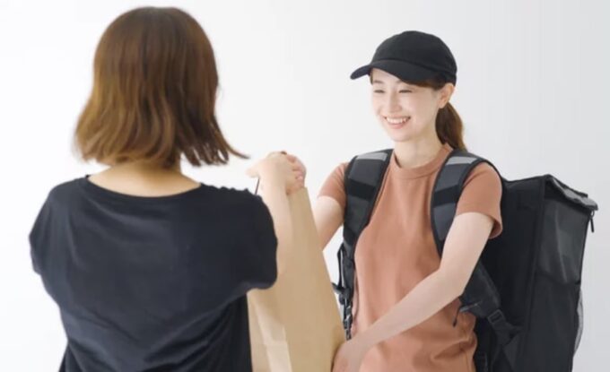 Uber Eats(ウーバーイーツ)配達パートナーの副業はおすすめ！